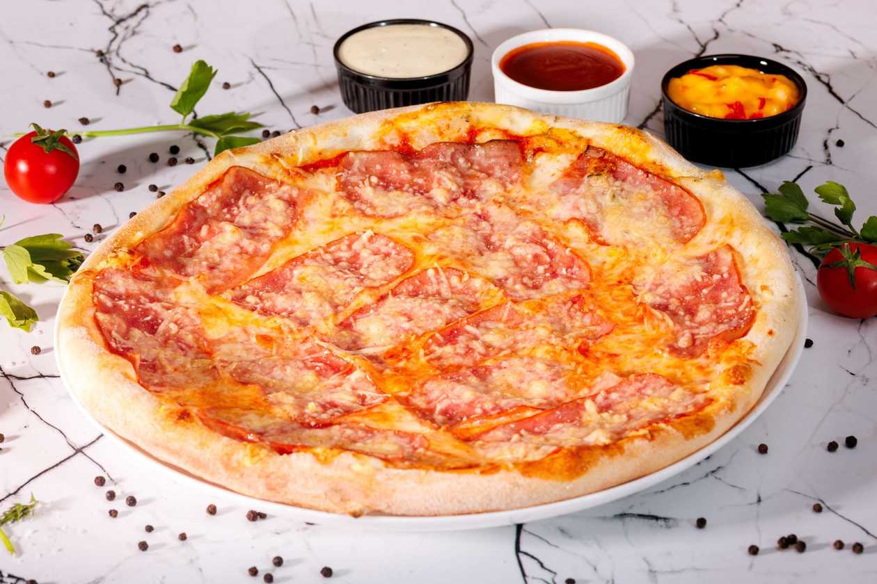 Pizza milaneză mare