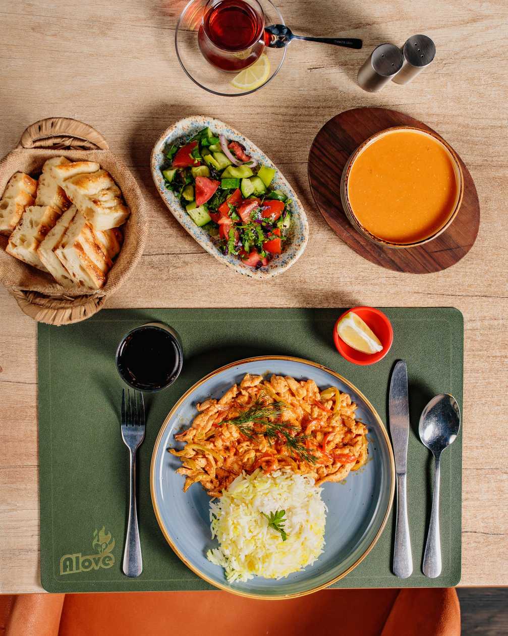 Business lunch (Toyuq fajıtos,şorba,salat,içki)