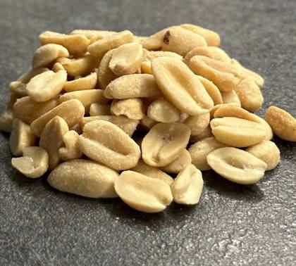 Peanuts with "Kholodets with Horseradish" Flavor