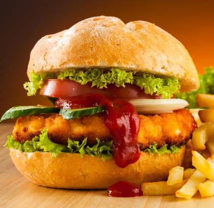 Chickenburger with cheese (lettuce, tomato, pickle)