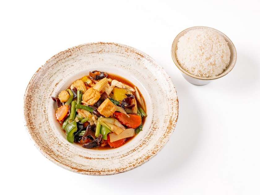 Phad Pak Rum Mit Tofu