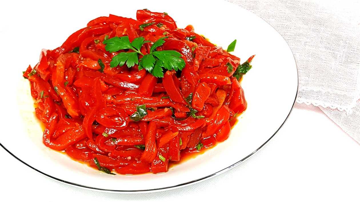 Salata de ardei copti cu usturoi 180 g