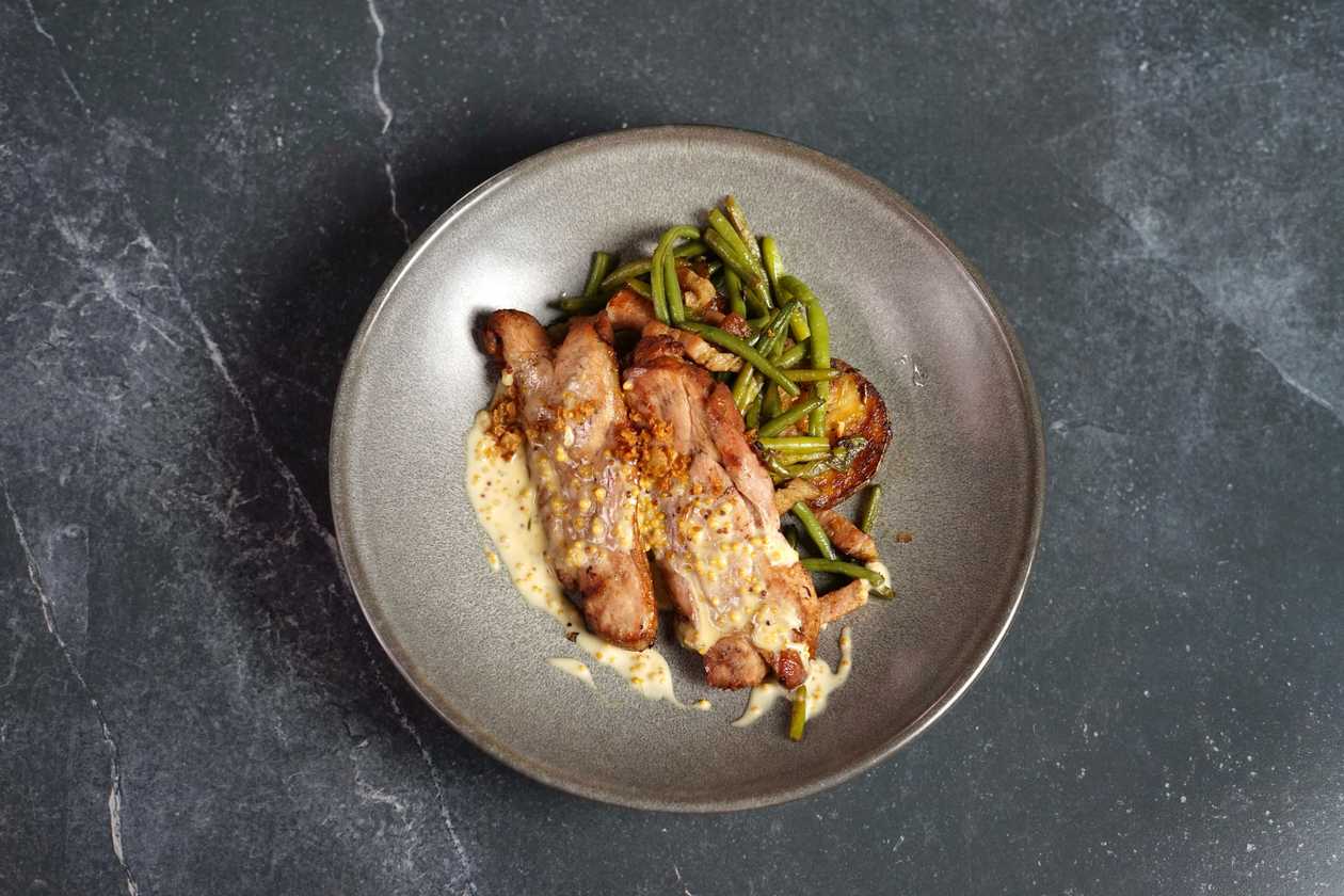 Pork Cracklings with Beans