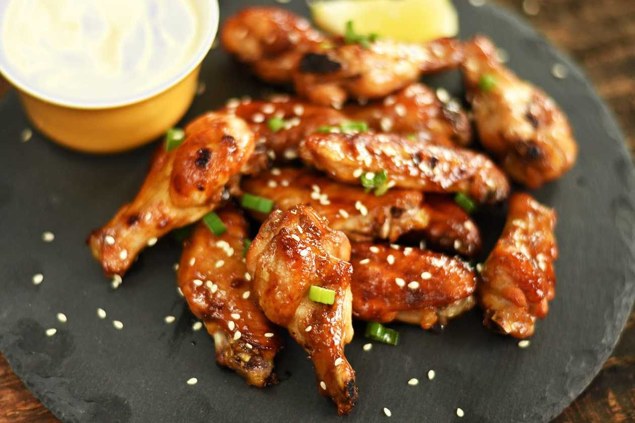 Spicy Chicken Wings with Soy and Suan
