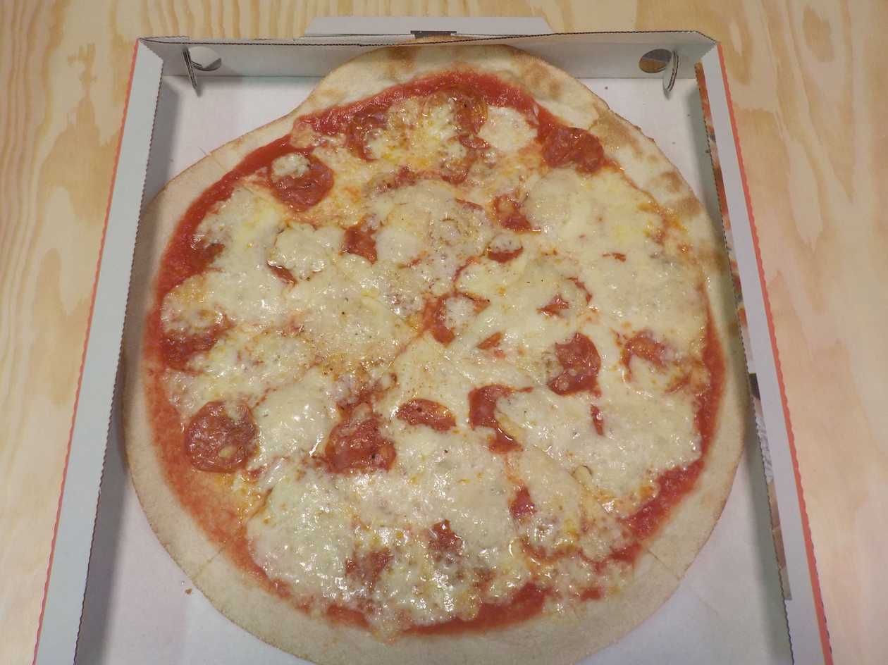 4 FORMAGGI E SALAME PICCANTE cca 45cm, PRO 3/4 DOSPĚLÉ
