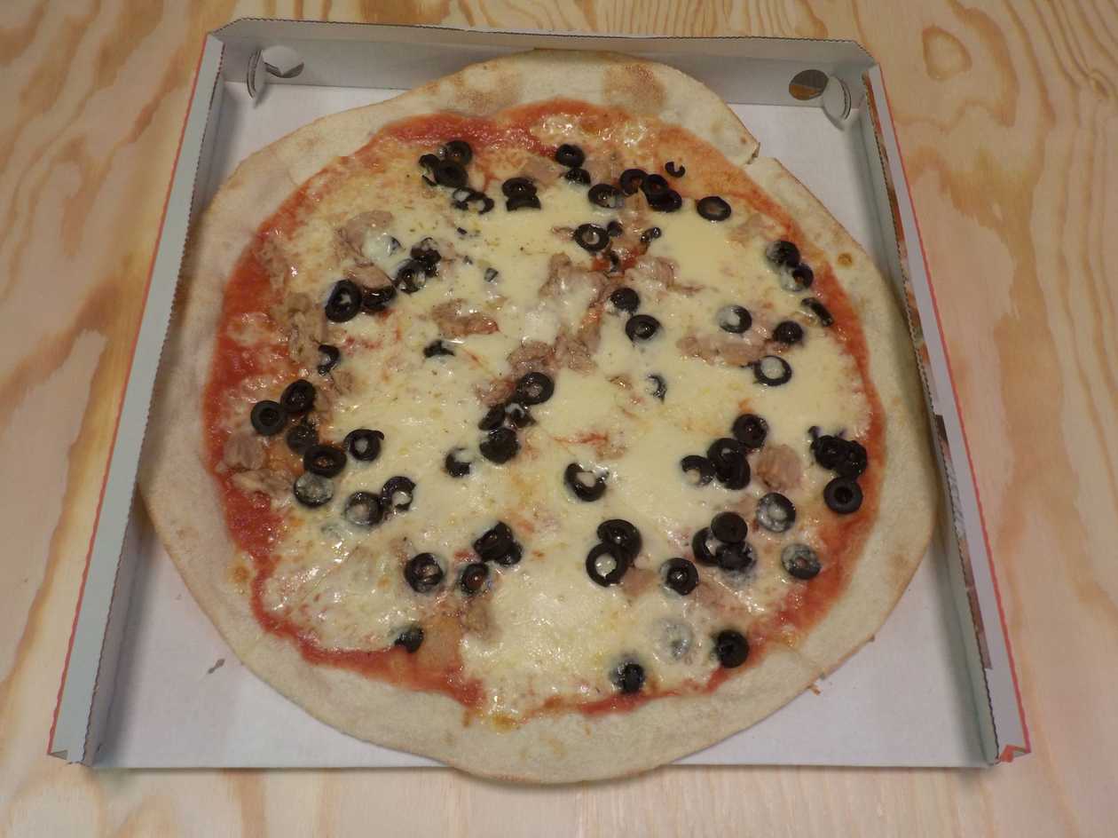TONNO a OLIVE (RIO MARE VE VLASTNÍ ŠŤÁVĚ) cca 45cm, PRO 3/4 DOSPĚLÉ