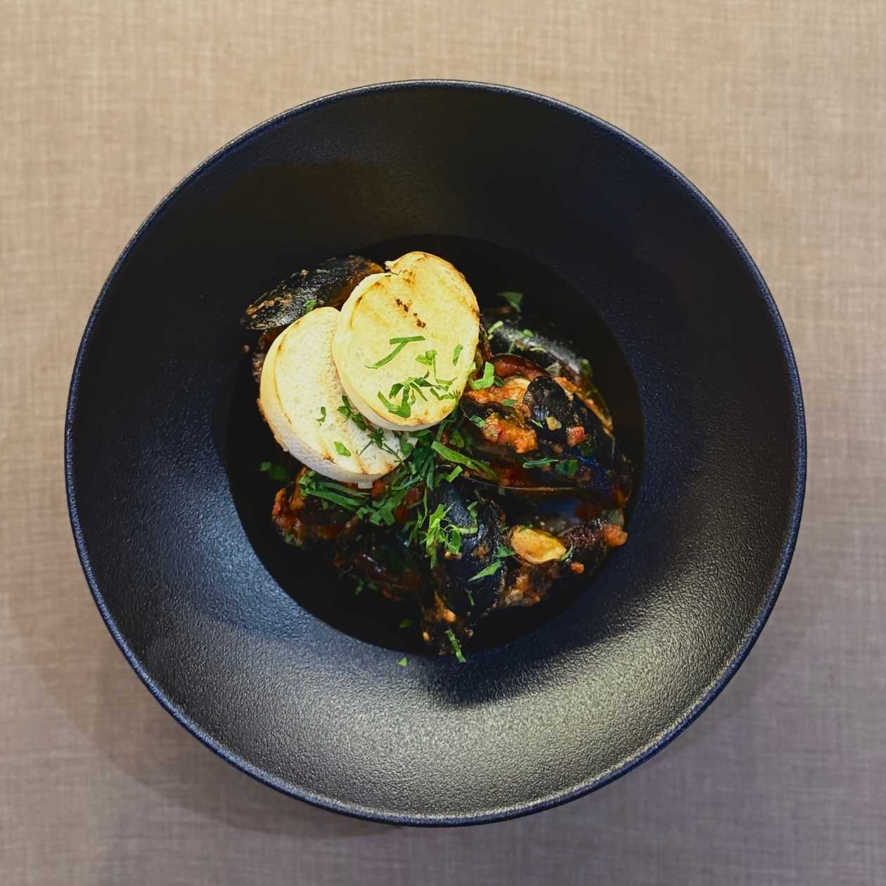 Mussles in tomato sauce