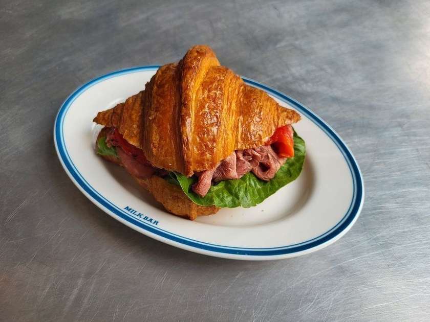 Croissant with roast beef