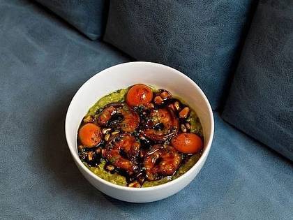 Porridge with Shrimps and cherry tomatoes