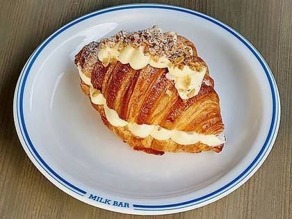 Croissant “tres leches”