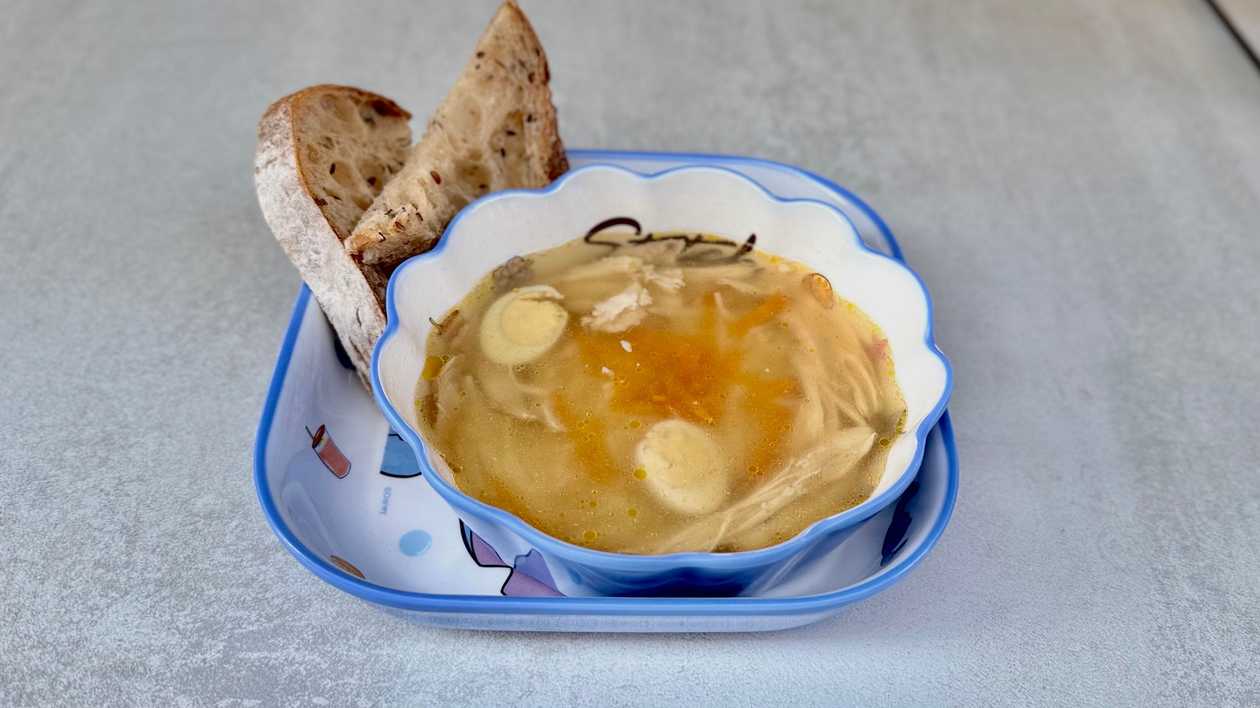 Παιδικός ζωμός κοτόπουλου