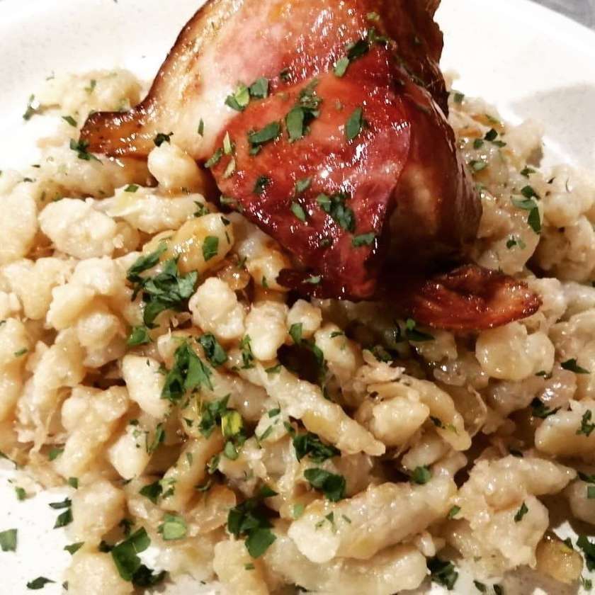 500g Strapačky s kyslou kapustou a pečeným bravčovým rebrom