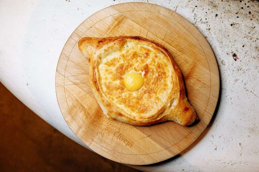 Хачапурі по-аджарськи/Khachapuri in Adzharian style big