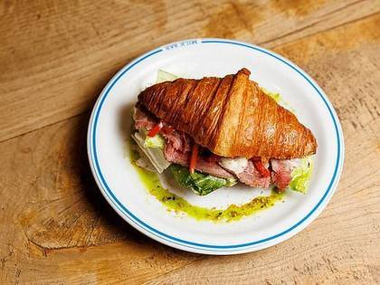 Croissant with roast beef