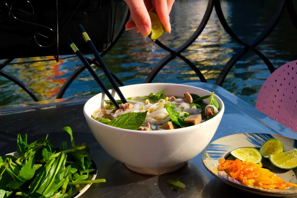A02 Hanoi broth with chicken