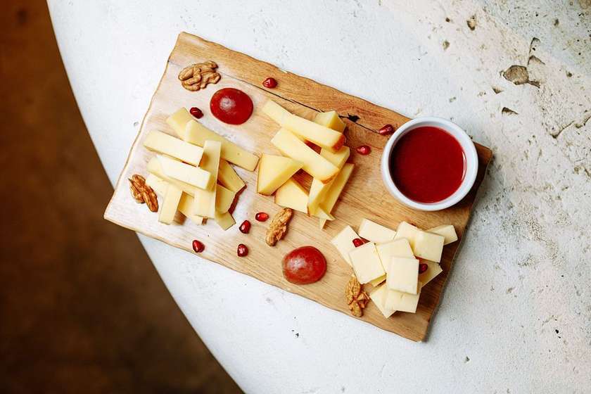 Асорті грузинських сирів/Assorted Georgian cheeses