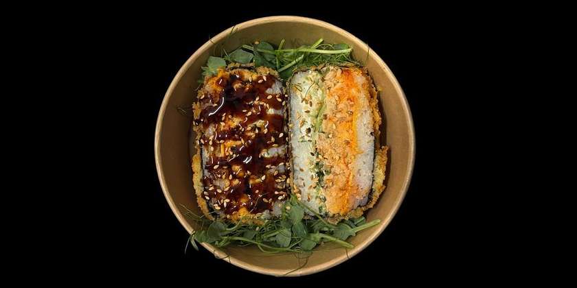 SUSHI BURGER Łosoś Pieczony SRIRACHA (pikantny)