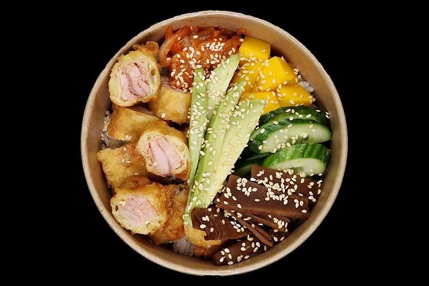 Poke Bowl z Tuńczykiem Tempura