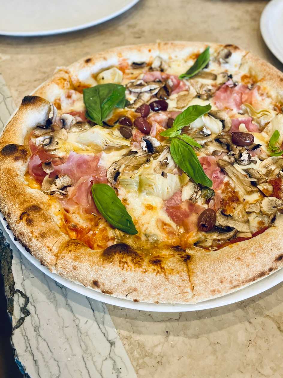 Pizza capricciosa