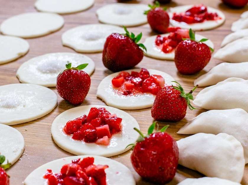 Pierogi z truskawkami (mrożone)