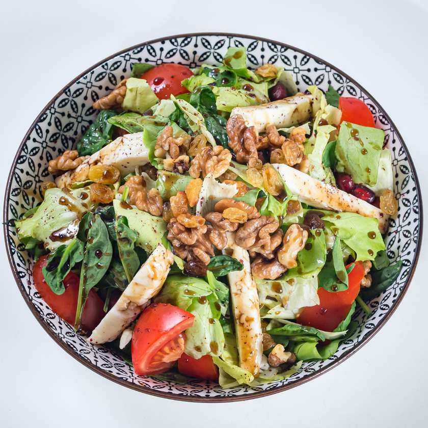 Salată baby spanac halumi