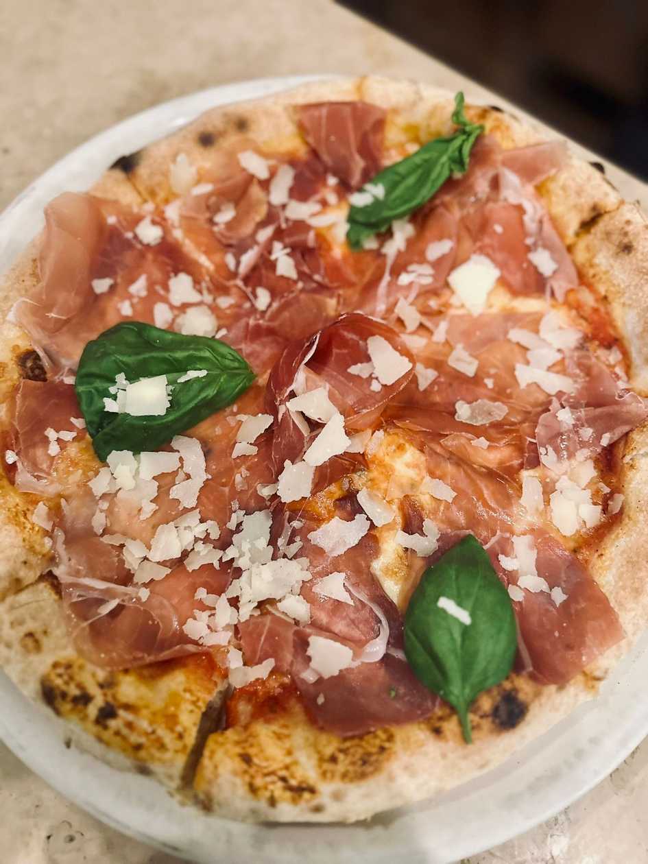 Pizza Super Crudo Parma