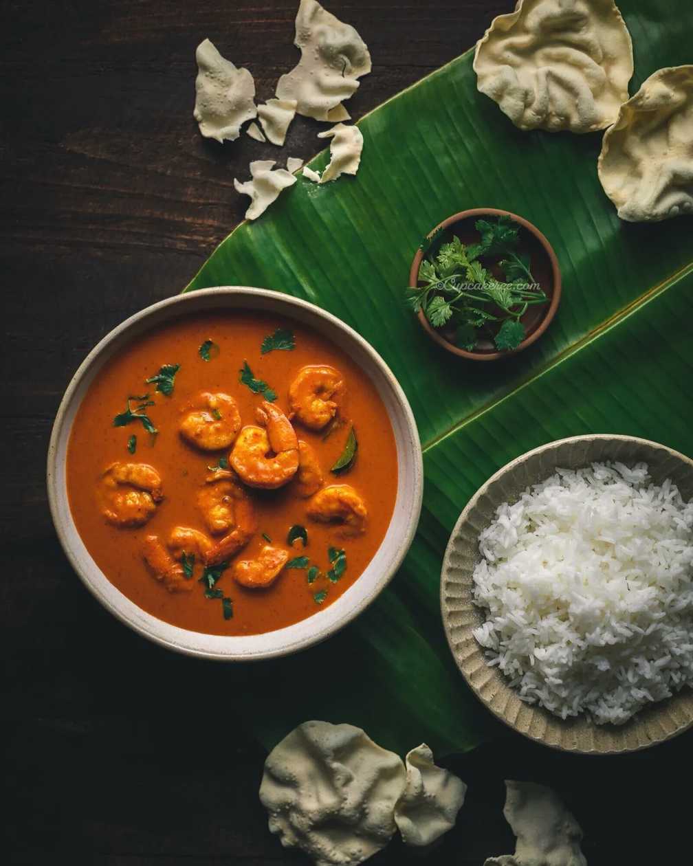 Shrimps Curry + Basmati Rice + Garlic Naan Bread
