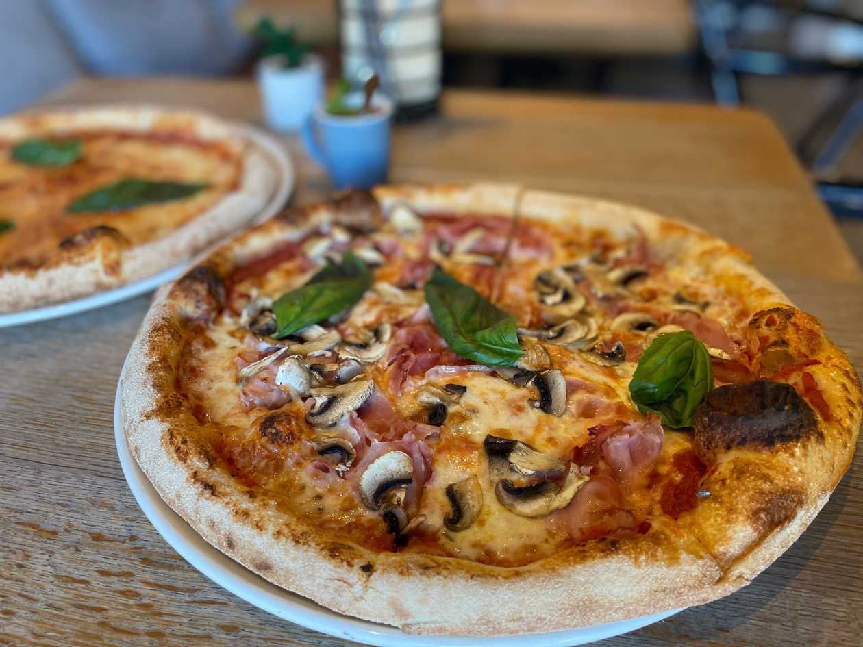 Pizza cotto e funghi