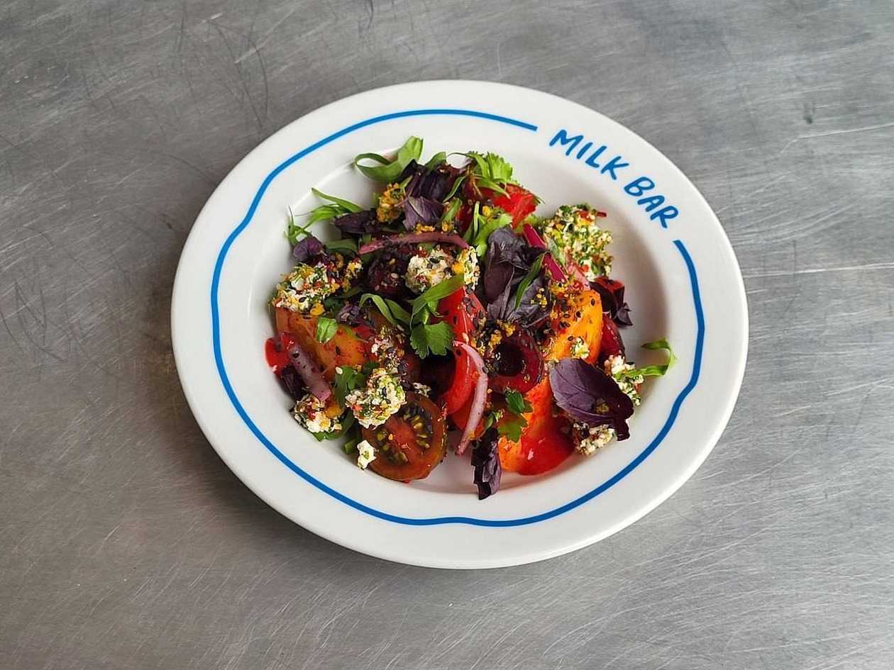 SALAD WITH TOMATOES AND CHERRIES