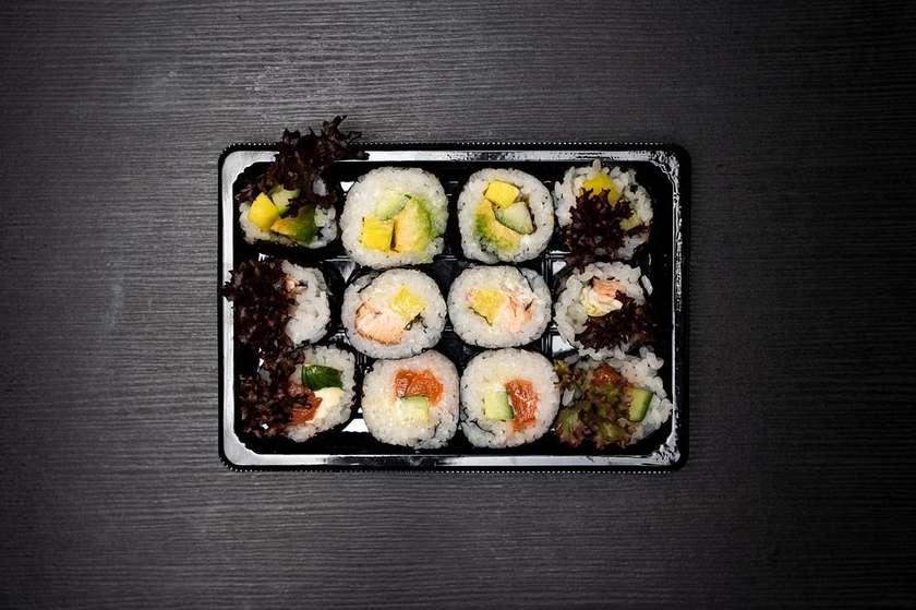 A. Čerstvý sushi set 12 ks