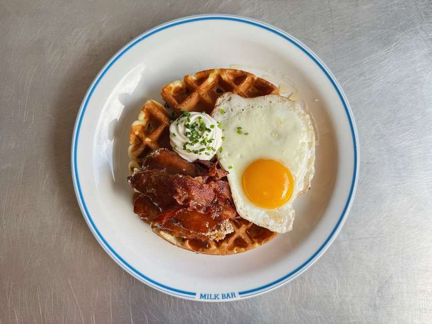 WAFFLES WITH BBQ CHIKEN