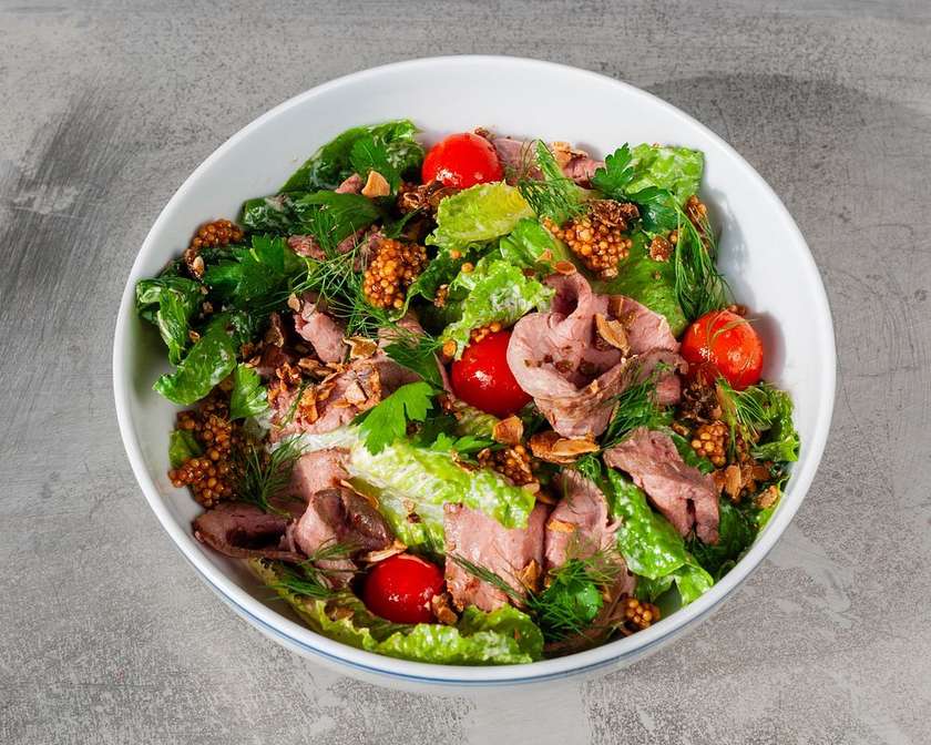 SALAD WITH ROAST BEEF