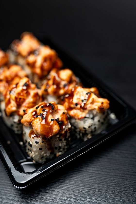 23N. Zapečené VEGGIE uramaki 8 ks