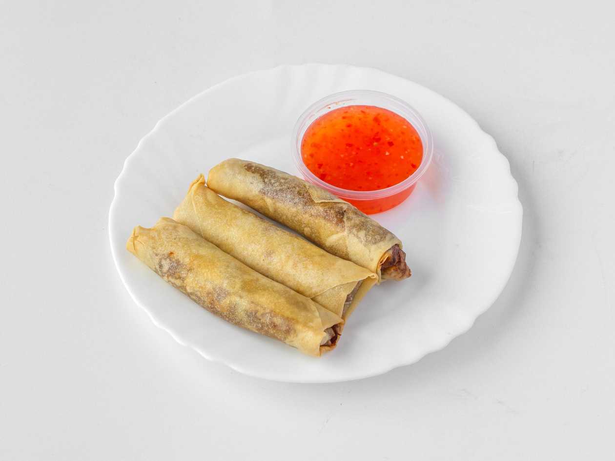 Spring rolls with chicken / shrimp and homemade sweet chilli sauce
