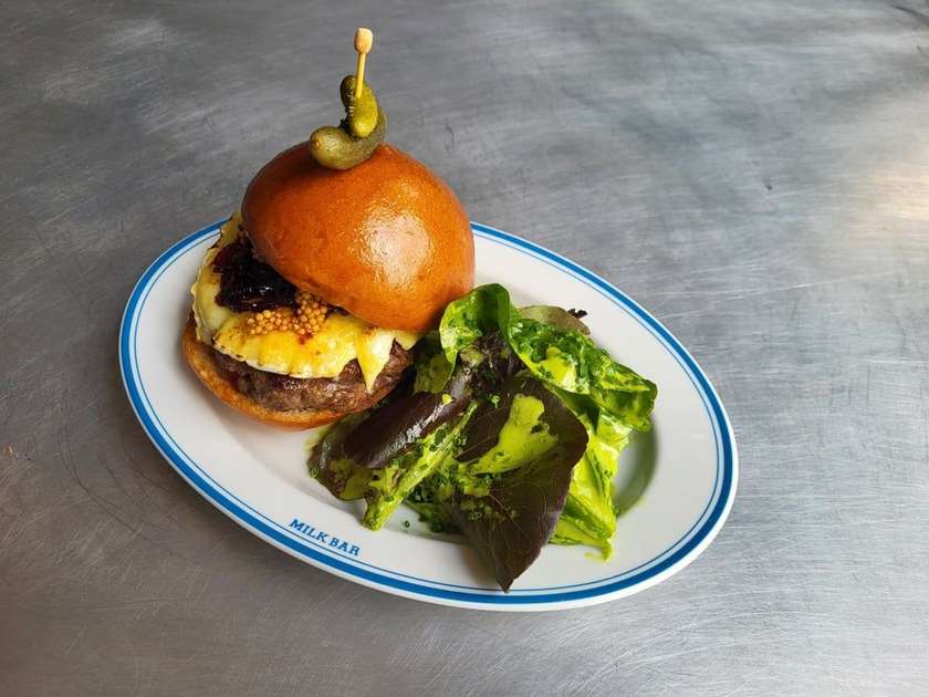 CHEESY BOY BURGER