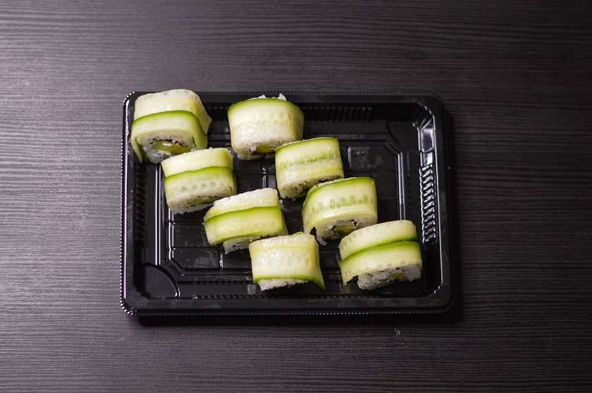 16N. Veggie uramaki s okurkem 8 ks