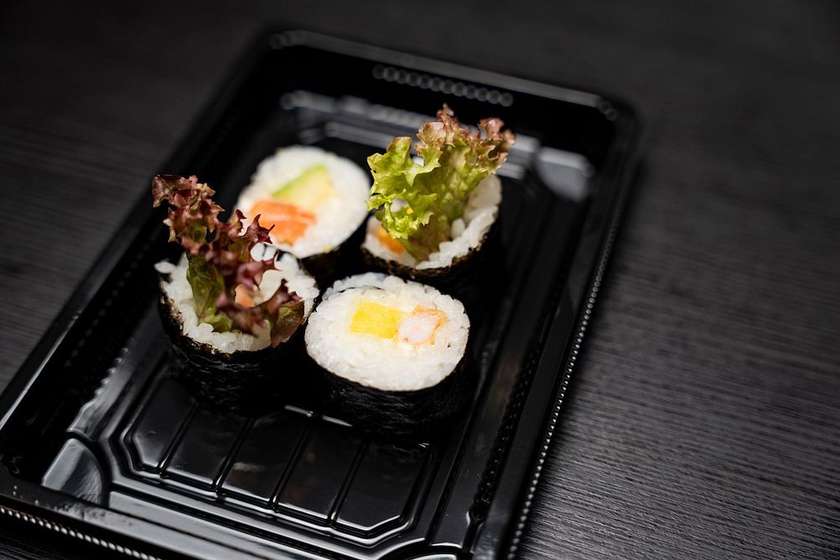 6. FUTO Kreveta v tempuře, ředkev, wasabi mayo, salát 4 ks