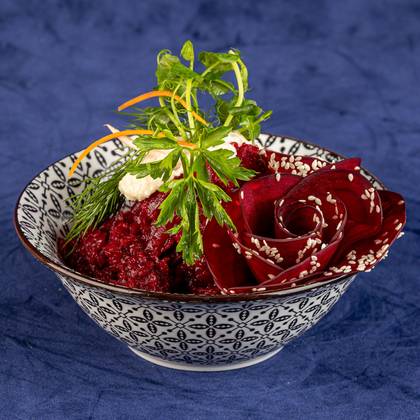 SALATA DE SFECLĂ CU HREAN