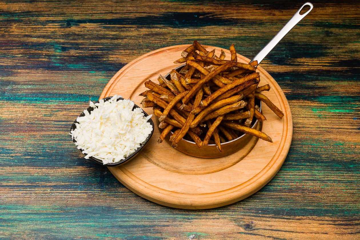 French fries with grated cheese
