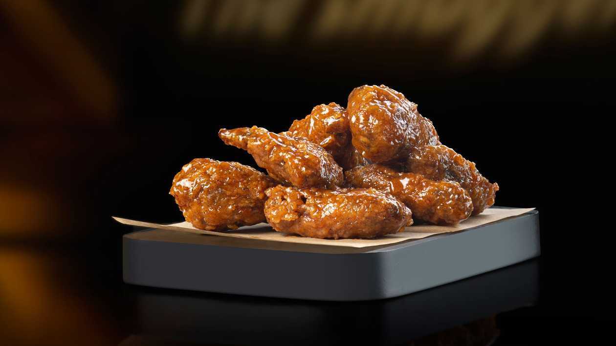 Mango sriracha 🌶️ wings 7pcs
