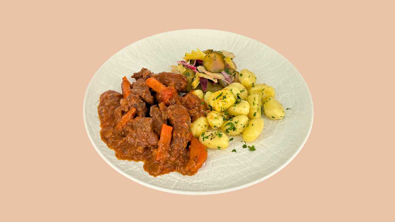Tuscan beef goulash in red wine sauce
