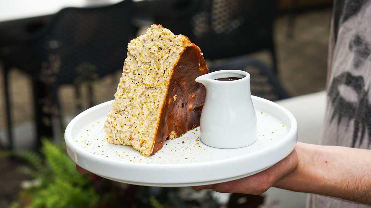 Burnt Basque Cheesecake with pistachio