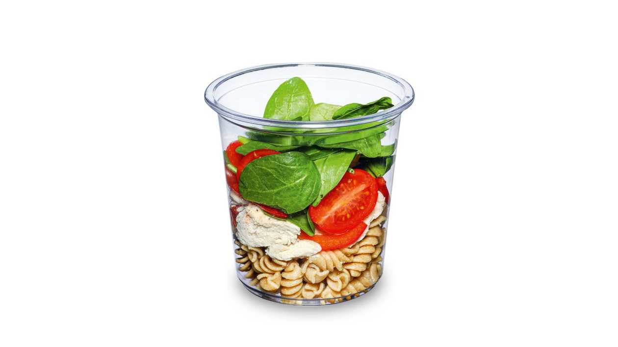 Wholegrain pasta salad with chicken and vegetables 265 g