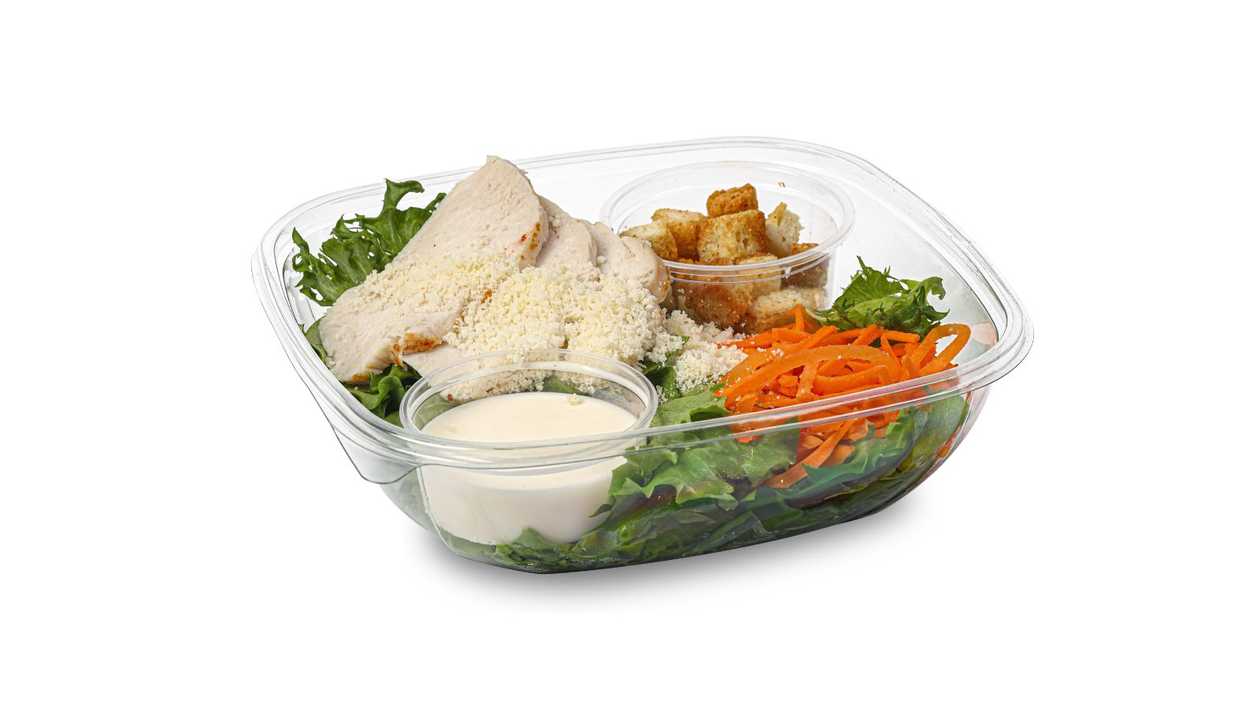 Green salad with chicken and cheese 195 g