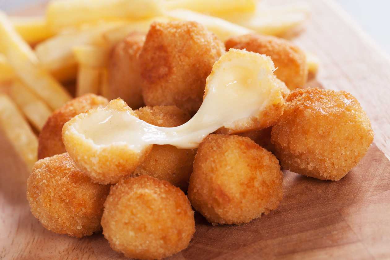 Fried cheese, vegetables