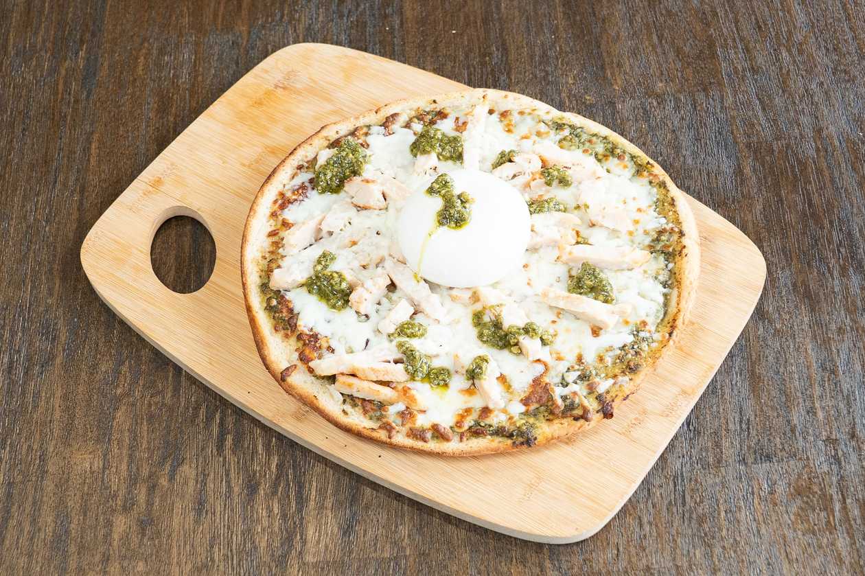Chicken & Pesto pizza