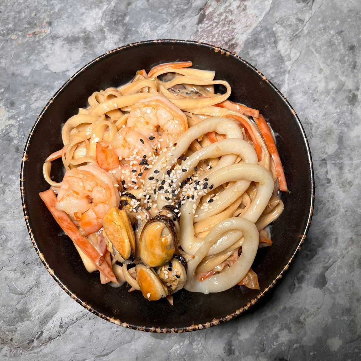 Udon cu Fructe de Mare în Sos de Stridii