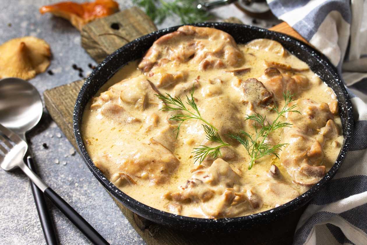 Chicken stroganoff, vegetables
