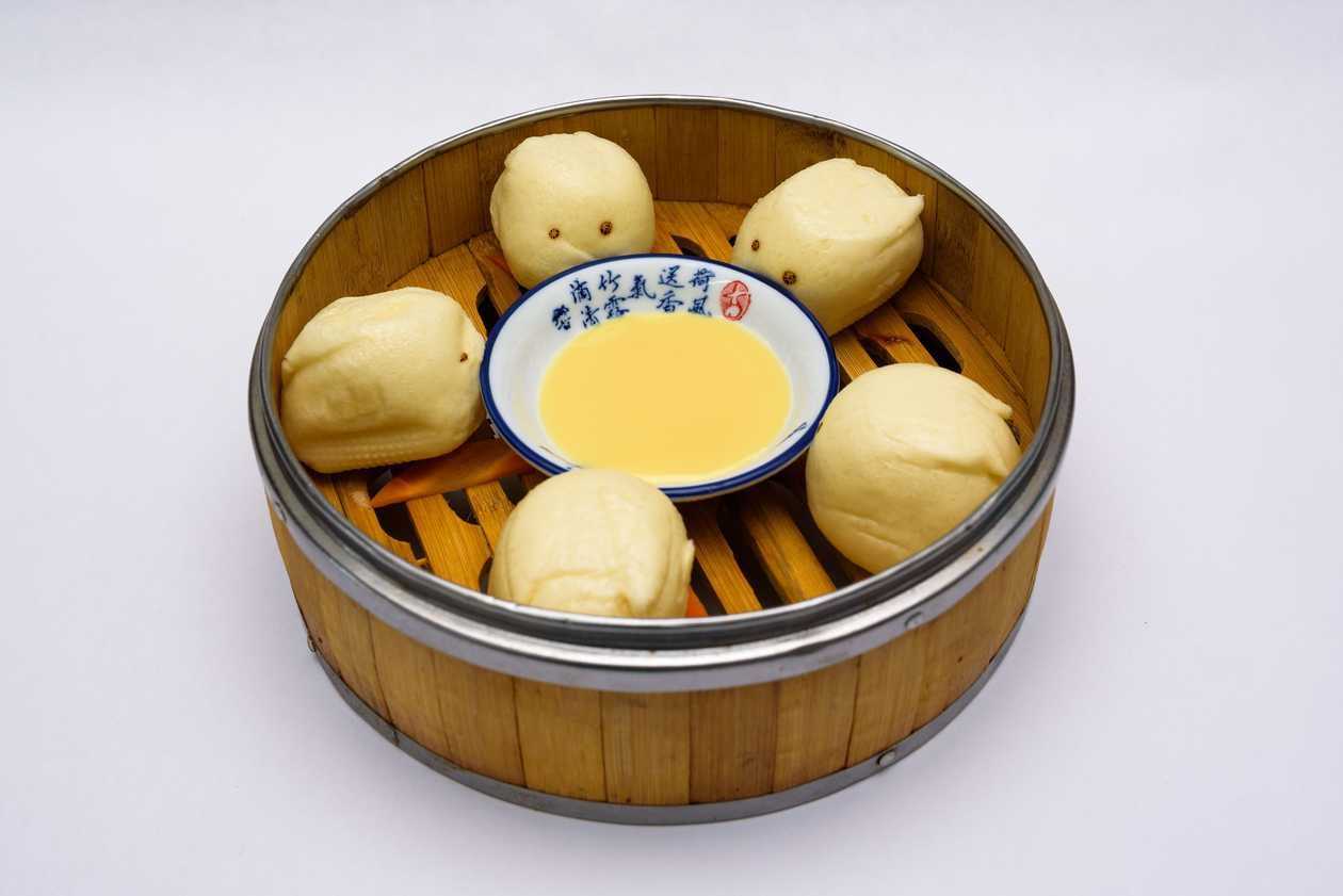 Steamed sweet buns