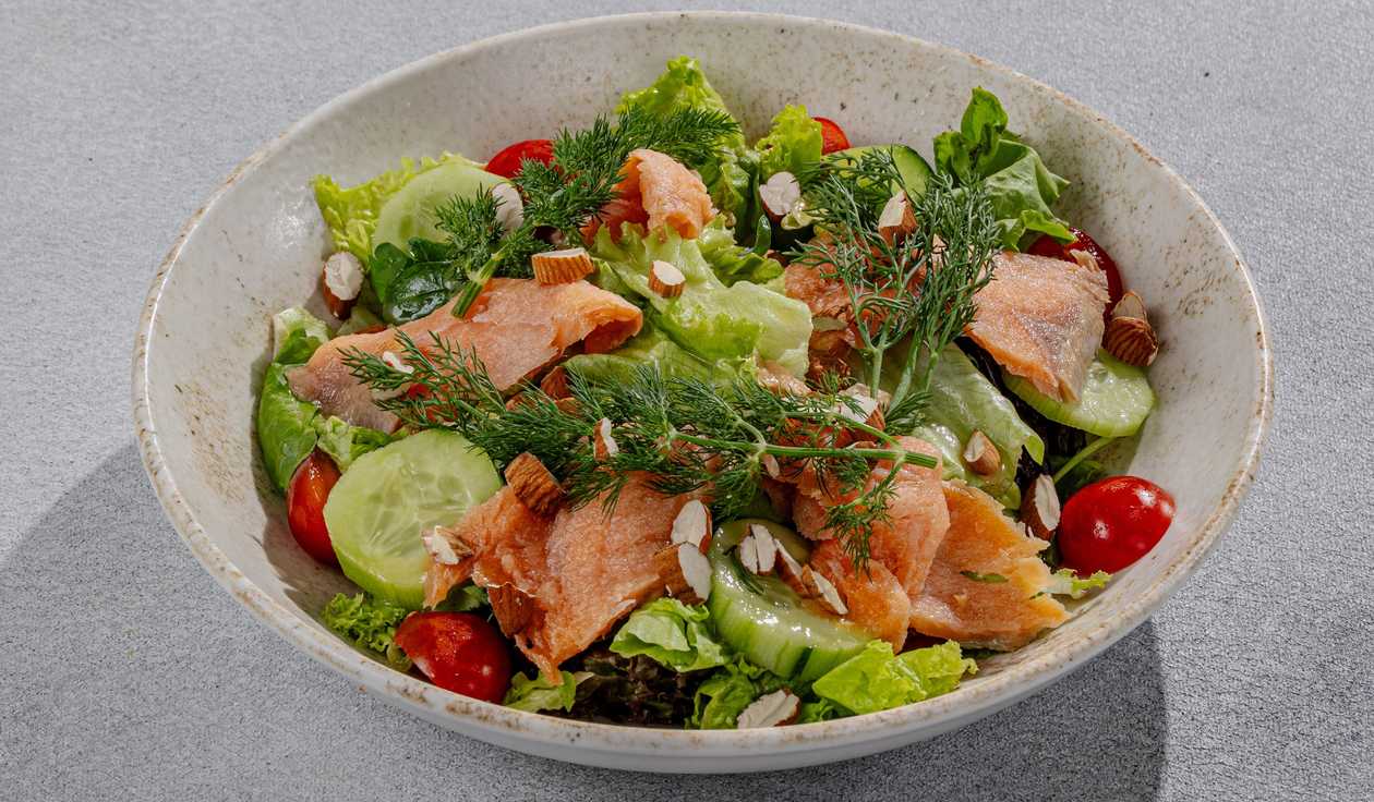 Hisə Verilmiş Somon Salatı